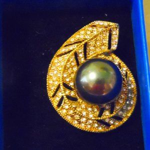 Pearlfection Faux Black Tahitian Pearl Pin